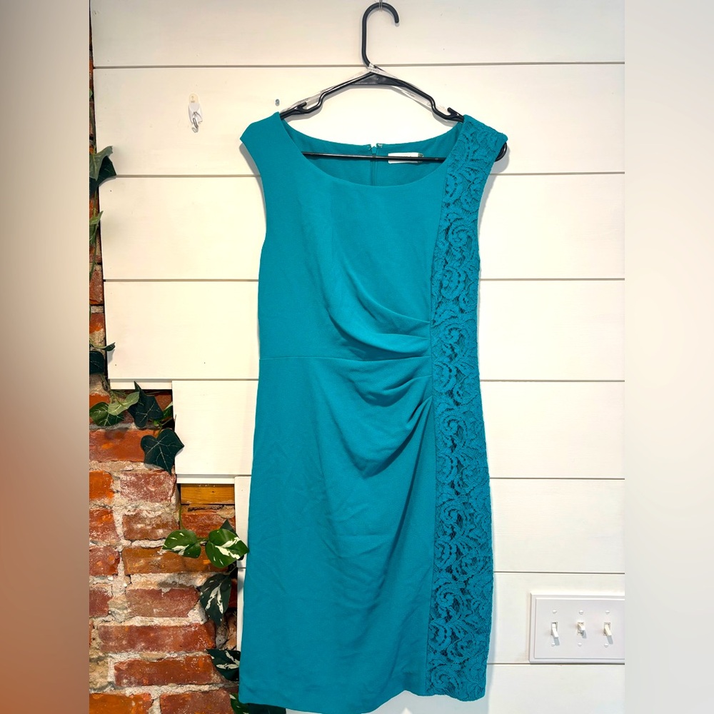 Calvin Klein Women’s Size 8, Turquoise with Lace Details Cocktail Dress